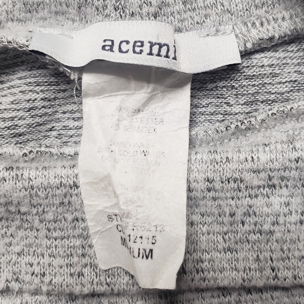 ❌SOLD❌ Acemi Gray Cold Shoulder Top - Picture 2 of 4